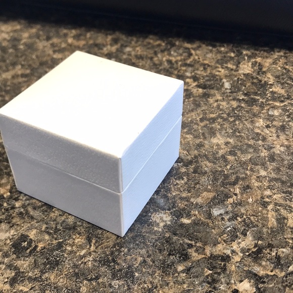 Pandora Ring Box - Picture 4 of 4